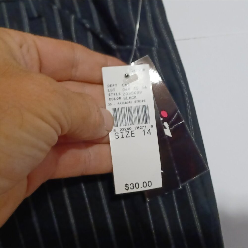 NWT Womens Black Pinstriped IZ dress pants Size 14 28X29 - Picture 3 of 5